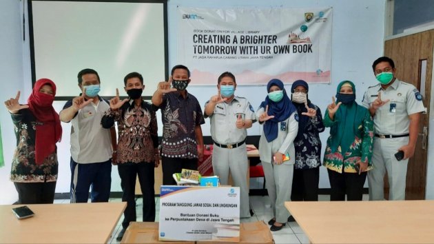 Jasa Raharja Cabang Utama Jawa Tengah Berdonasi Buku, Gencarkan Literasi dan Cerdaskan Bangsa
