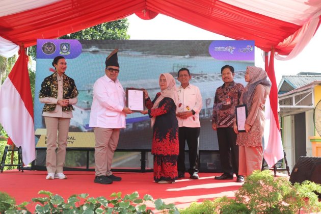 Serahkan Sertifikat Halal di Desa Wisata Pulau Penyengat, Kepala BPJPH: Jadikan Halal sebagai Mesin Pertumbuhan Ekonomi