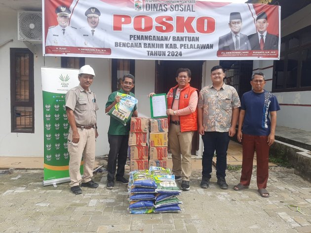 Peduli Banjir, ASIAN AGRI Salurkan Sembako dI 3 Provinsi Sumatera