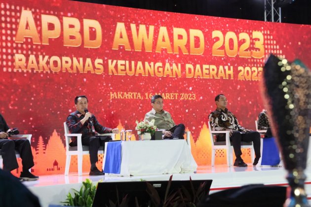 Mendagri Beri Penghargaan APBD Award 2023 kepada Kepala Daerah dengan Realisasi APBD Tertinggi