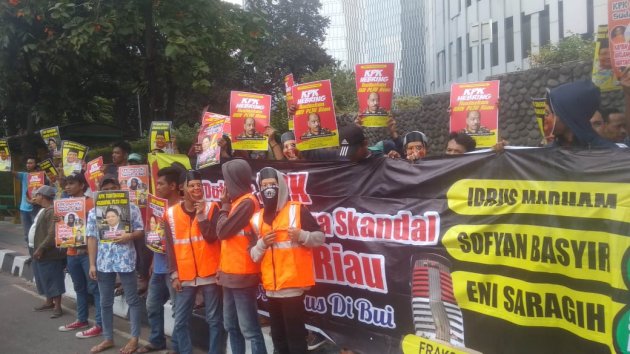 Front Rakyat Anti Korupsi Gelar Aksi Demo di KPK, Tuntut KPK Segera Usut Tuntas Kasus Korupsi KKN Di PLN