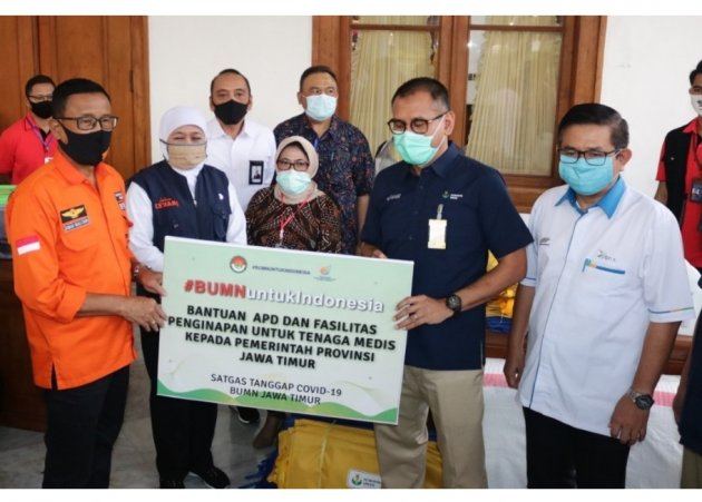 Gubernur Jawa Timur Terima Bantuan APD dan Fasilitas Penginapan untuk Tenaga Medis dari Satgas BUMN Jatim