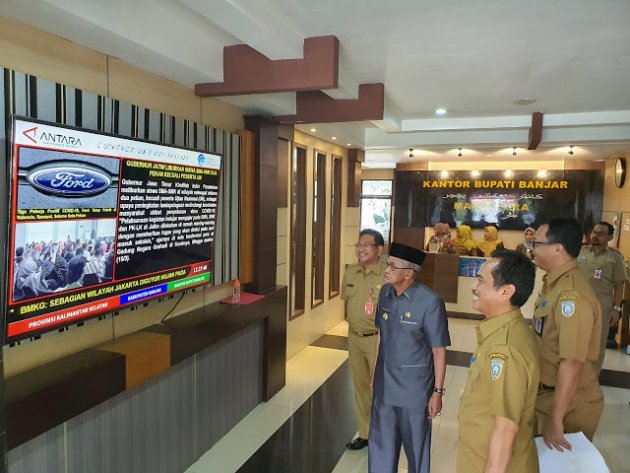 Tiga Display Informasi Terpasang di Area Publik Kabupaten Banjar