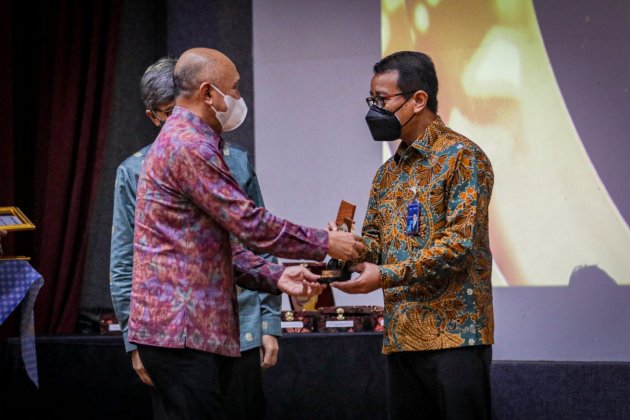 Jamkrindo Raih Penghargaan Sebagai Penjamin KUR Terbaik 1
