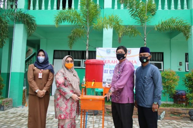 Pondok Pesantren Dan TK Al Quran Terima Bantuan Alat Cuci Tangan Portabel